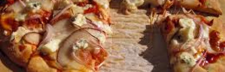 Pizza al Formaggio, Pere William sciroppate e Miele di Acacia