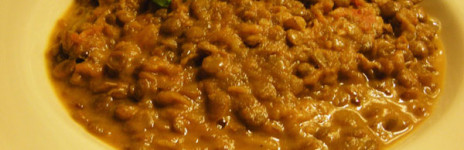 Red split lentils soup with curry